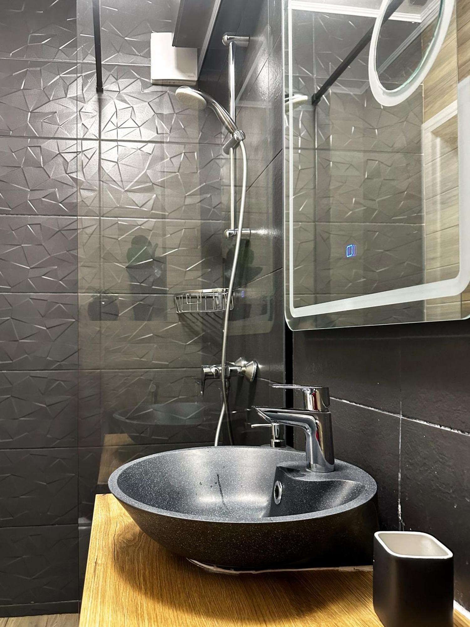 Superior One Bedroom Apartment Unirii Square Бухарест Экстерьер фото